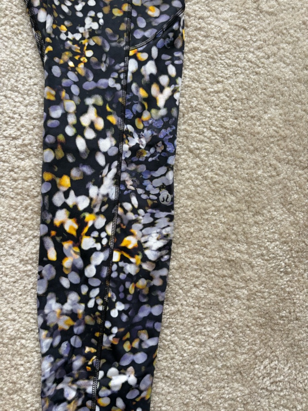 Lululemon fast and free size 10 25in euc - Picture 3 of 4
